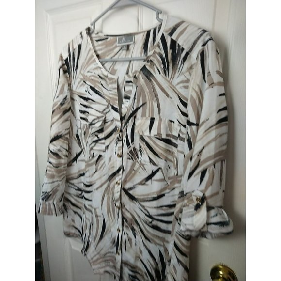 JM Collection Women's V Neck Flap Pocket 3/4 Tab Sleeve Button Shirt. Size M - Picture 3 of 15